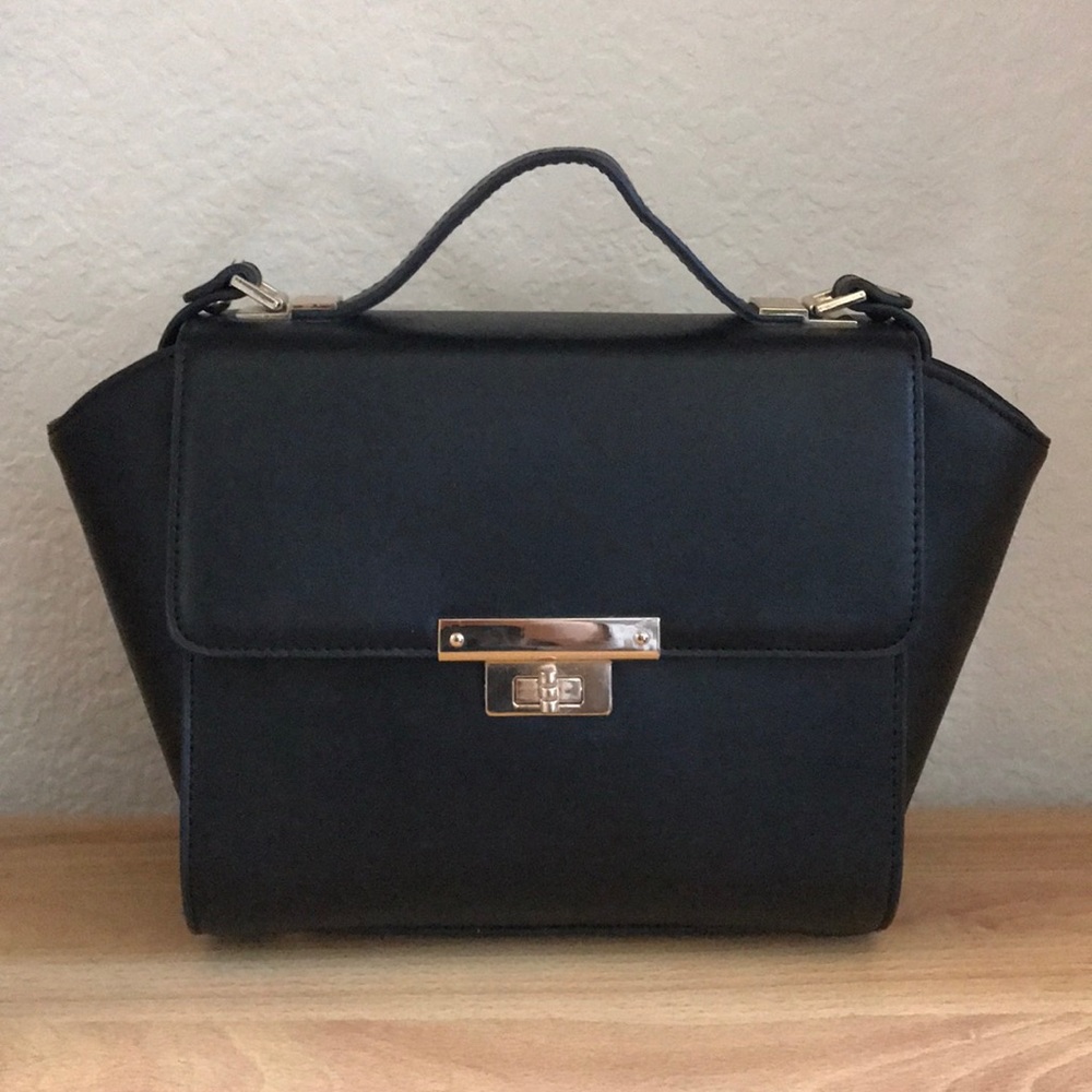 Forever 21 Mini Trapeze Bag (Black)